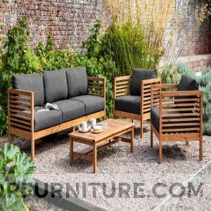 Read more about the article Creating a Desert Oasis: Essential Tips for Choosing Dubai’s Outdoor Furniture